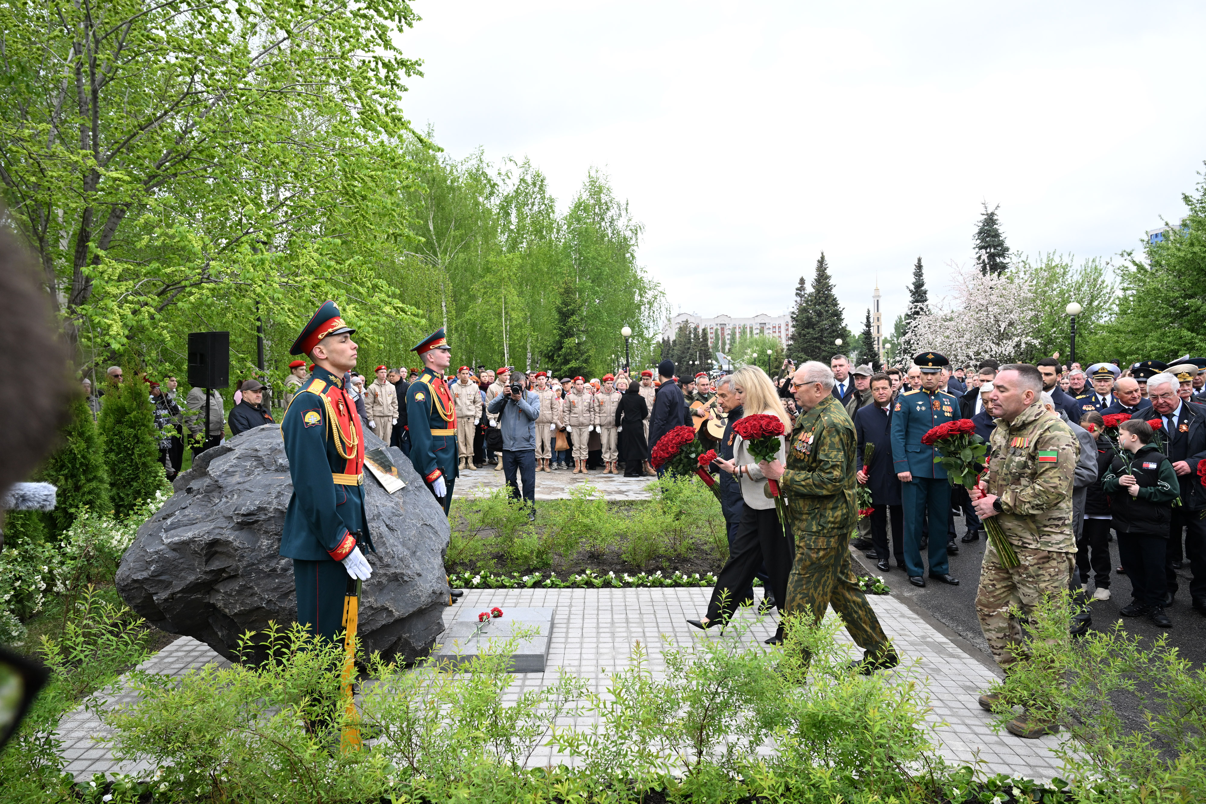 В парке Победы заложили памятный камень на месте строительства мемориала участникам СВО