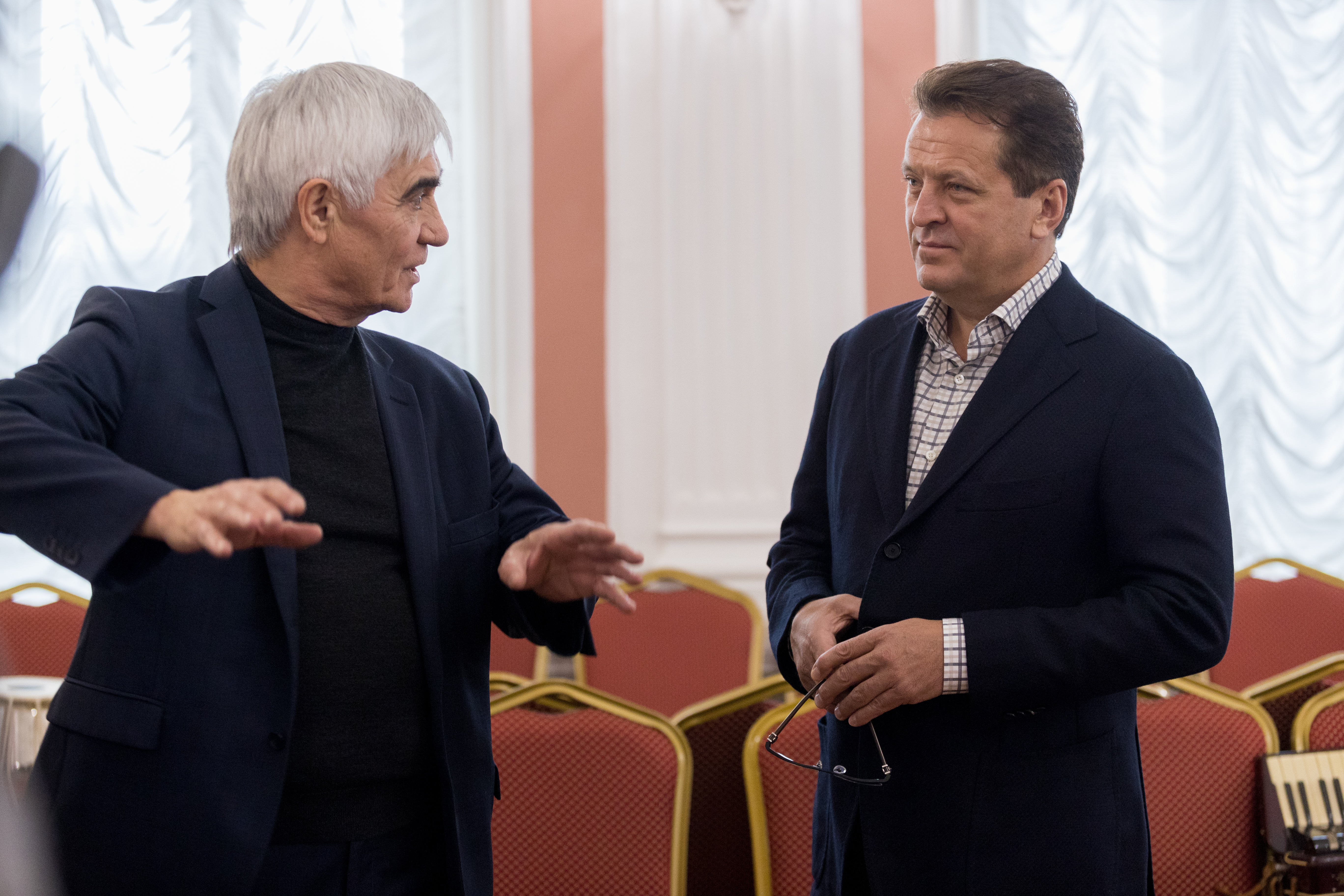 Композитор Рашид Калимуллин представил Ильсуру Метшину коллекцию из 1,7 тыс. музыкальных инструментов