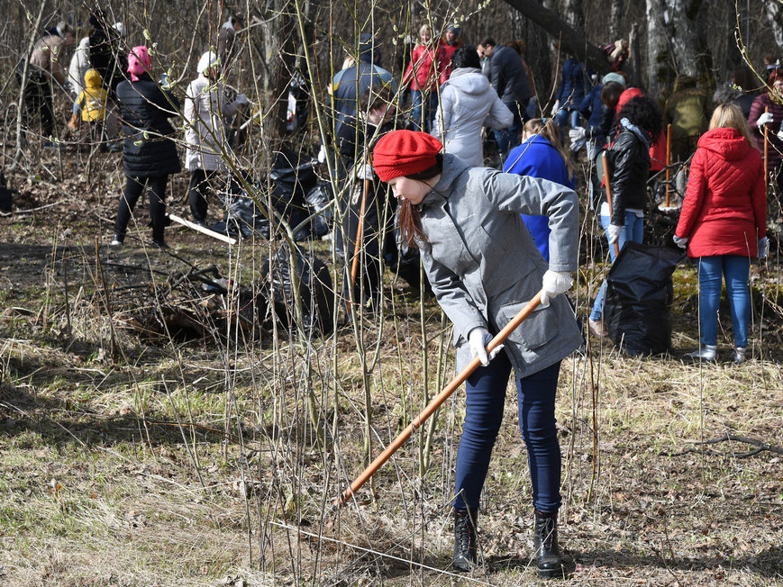 9 тыс. кубометров мусора, 1,4 млн кв.м дорог и 1,5 млн кв. м зеленых зон: в Казани подвели итоги общегородского субботника