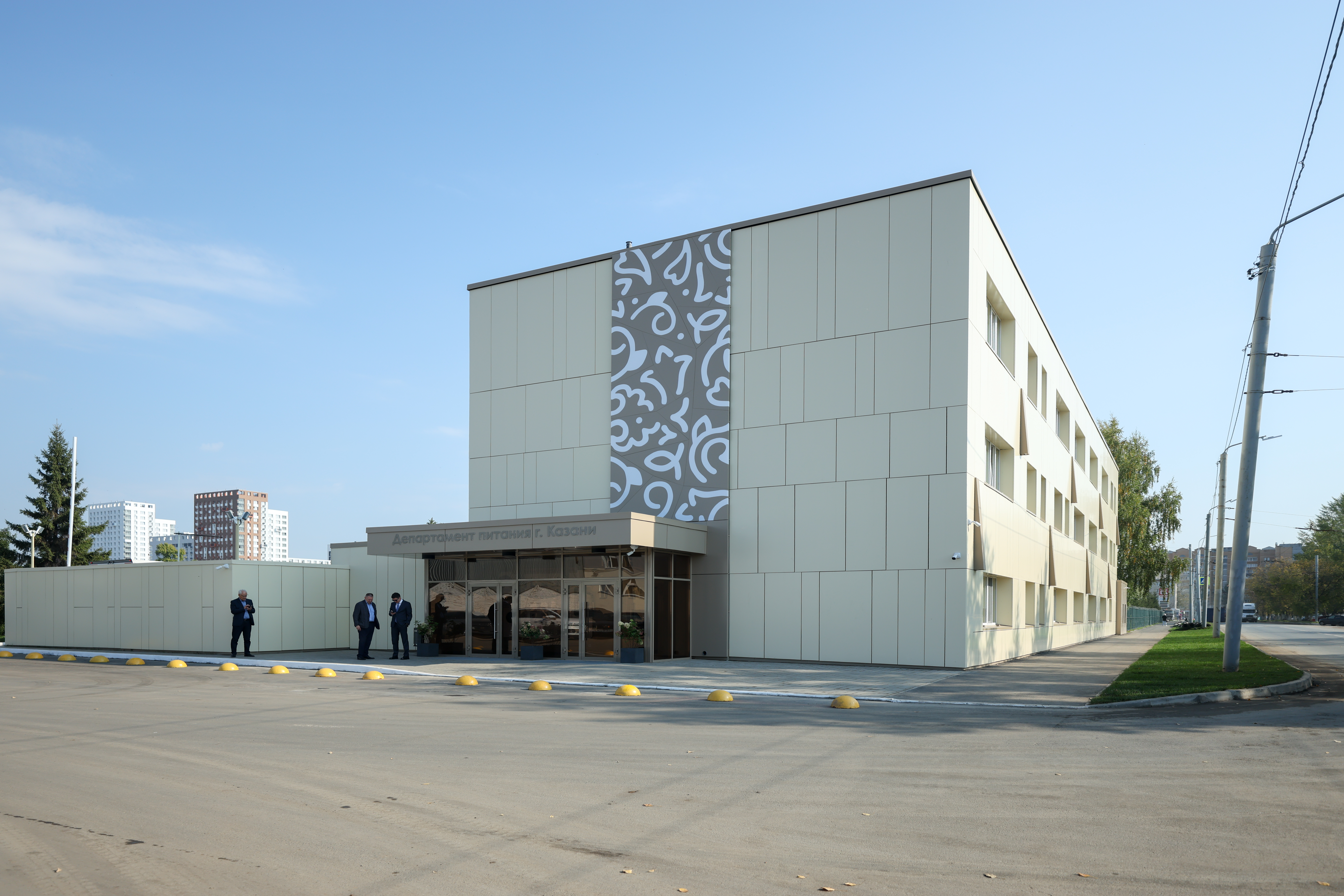 Ильсуру Метшину показали модернизированный корпус департамента продовольствия и социального питания Казани